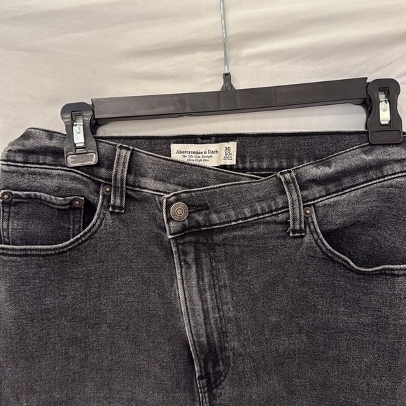 Abercrombie & Fitch Ultra High Rise 90s Slim Straight Jean Crossover Curve Love - Picture 2 of 4